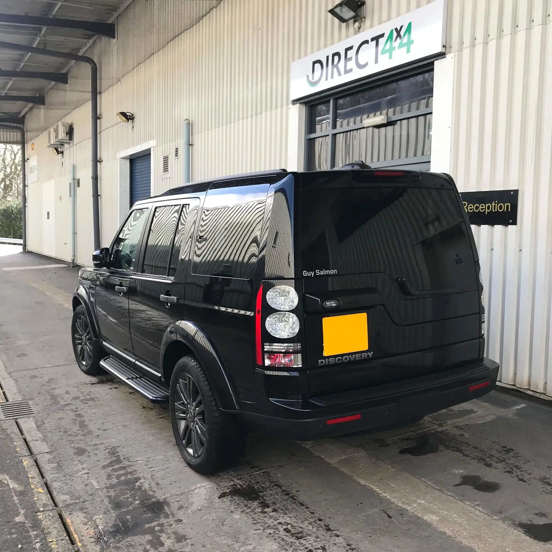 Black OE Style Side Steps for Land Rover Discovery 3 and 4