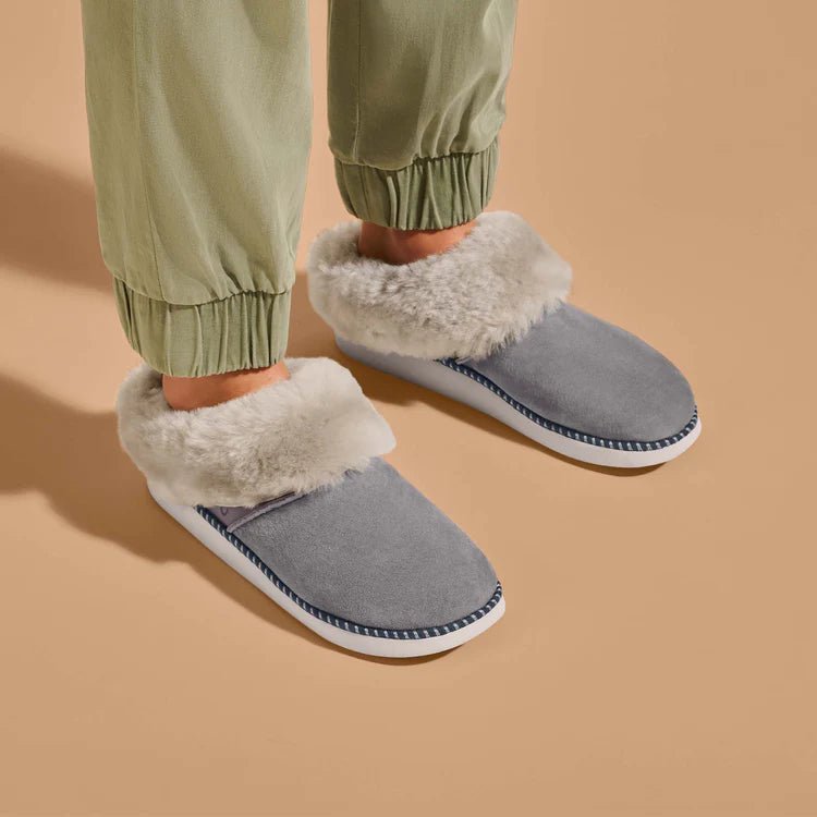 Olukai Women's Ku'i Shearling Mule Slippers - Fog/Mist Grey